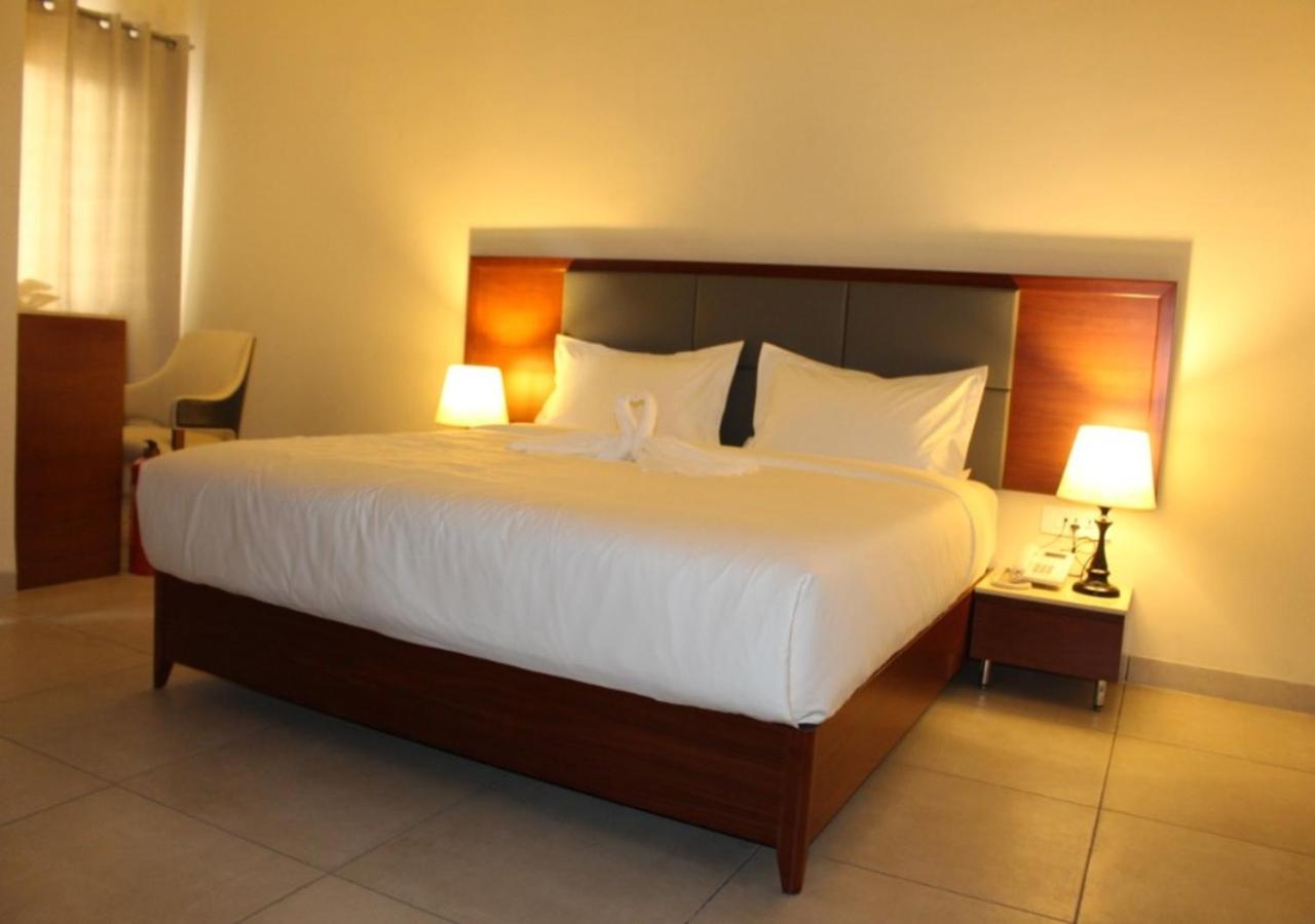 קינשאסה Ixoras Hotel מראה חיצוני תמונה