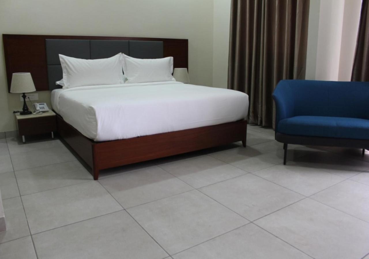 קינשאסה Ixoras Hotel מראה חיצוני תמונה