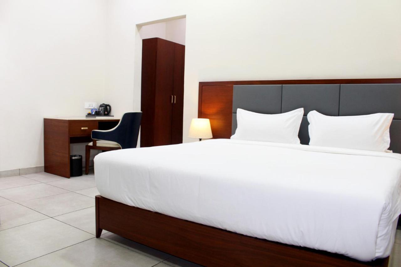 קינשאסה Ixoras Hotel מראה חיצוני תמונה