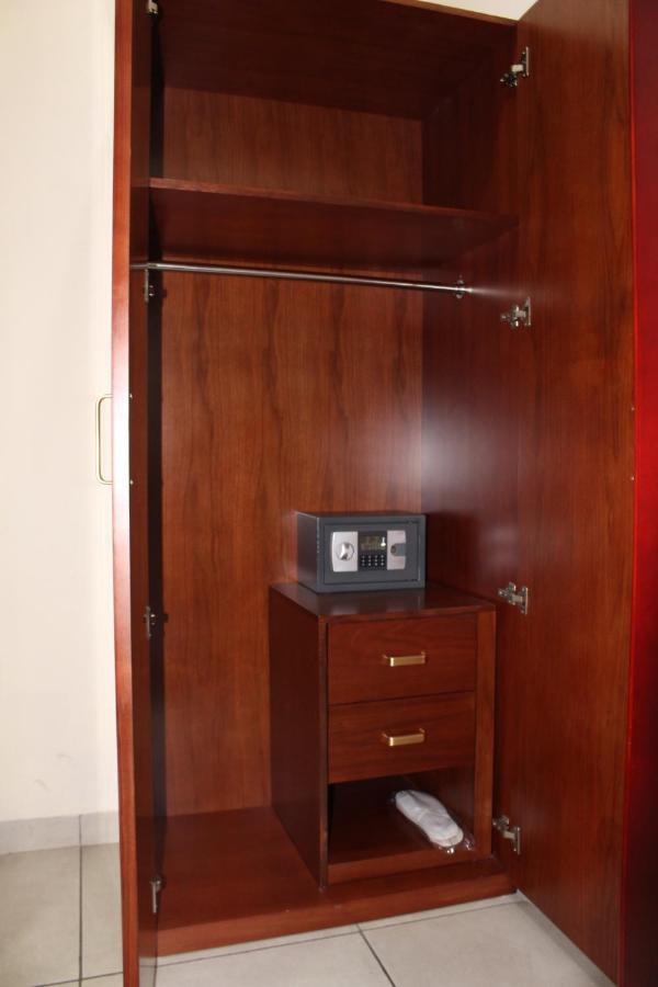 קינשאסה Ixoras Hotel מראה חיצוני תמונה