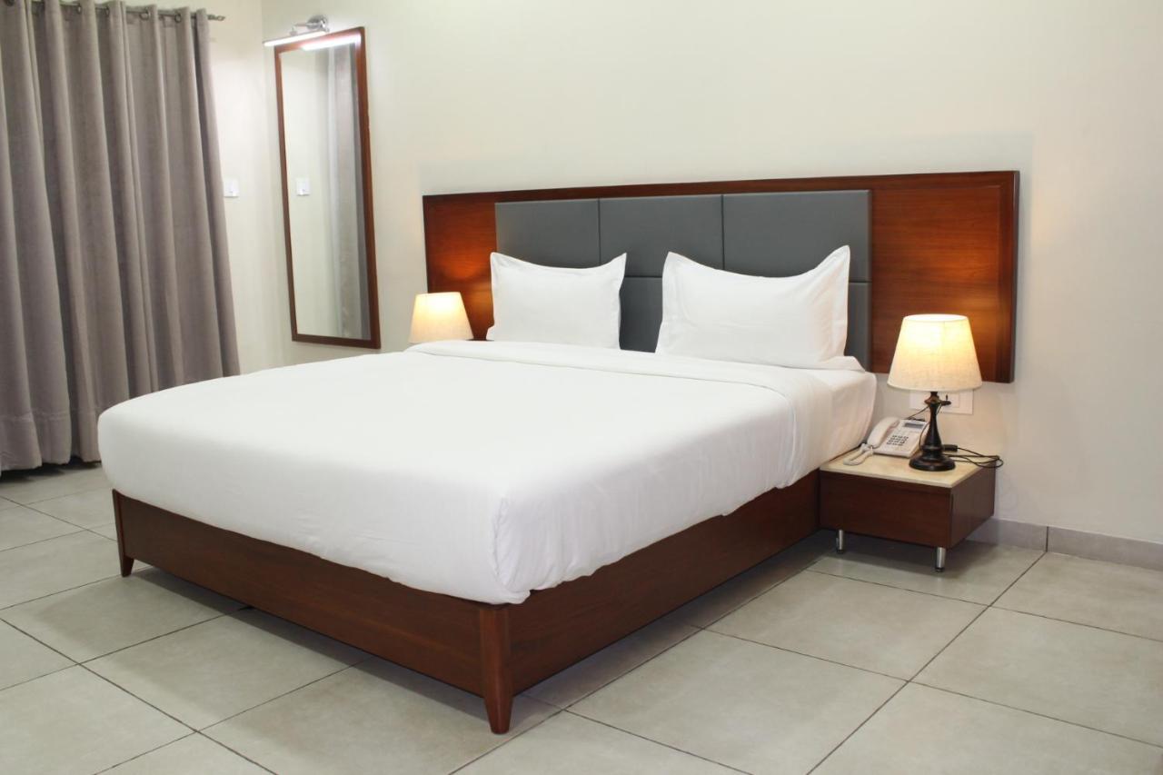 קינשאסה Ixoras Hotel מראה חיצוני תמונה