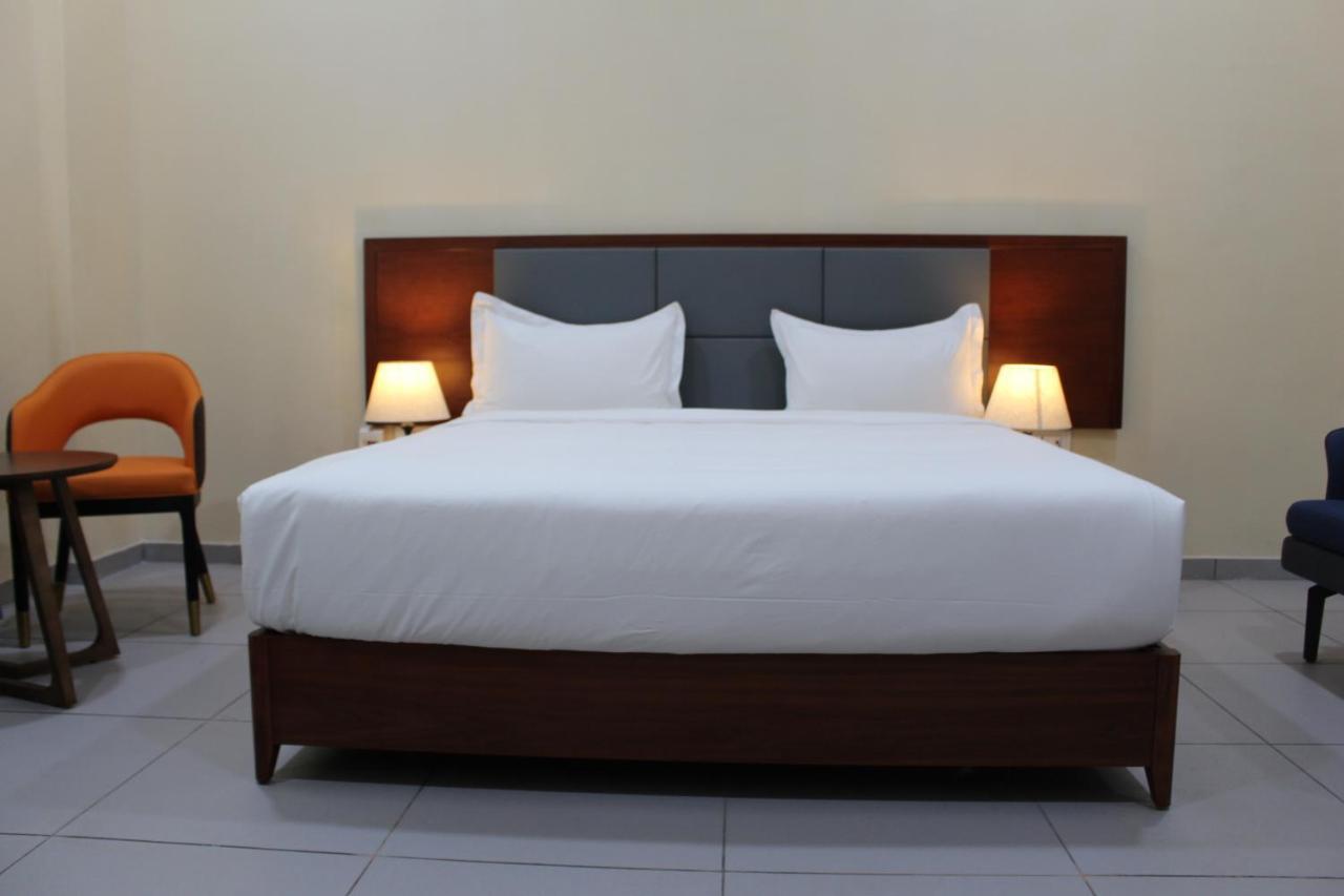 קינשאסה Ixoras Hotel מראה חיצוני תמונה